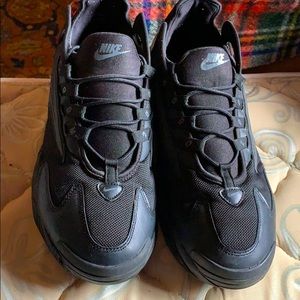All black Nike zoom 2Ks